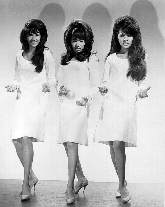 Ronnie Spector Height