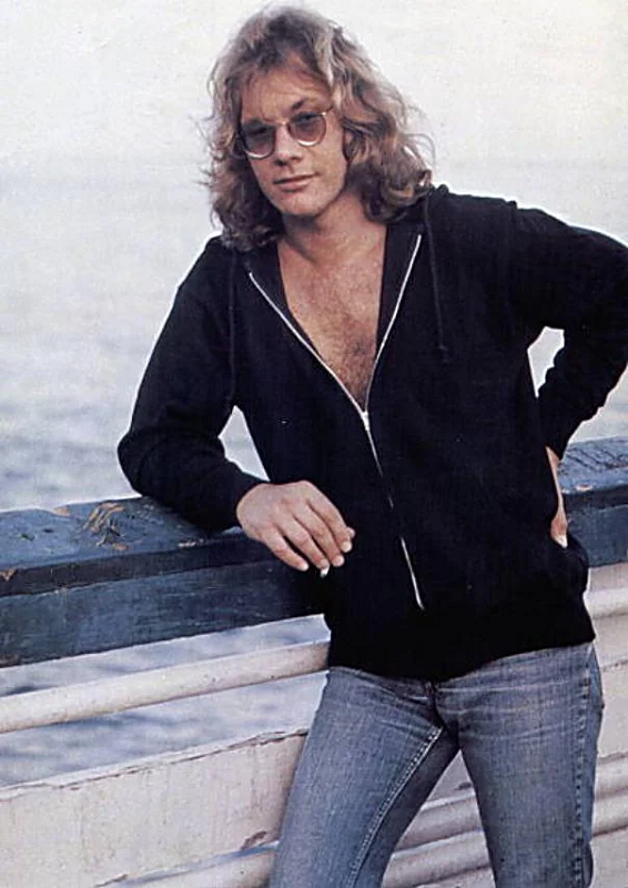 Warren Zevon Height