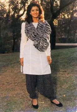 Divya Bharati Height
