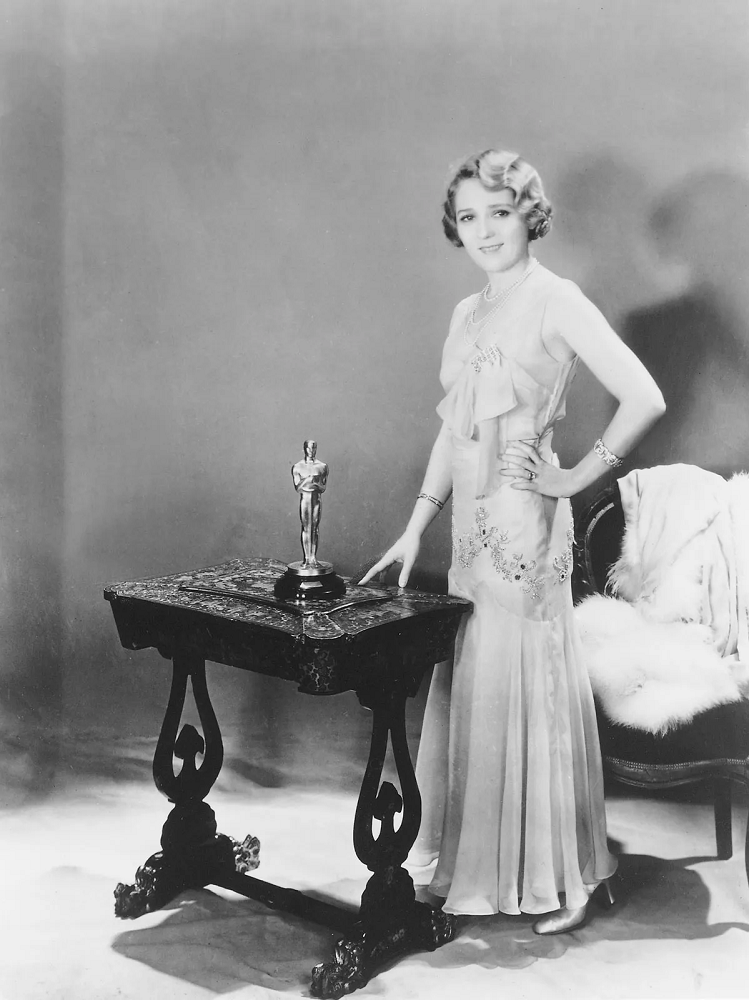 Mary Pickford Height
