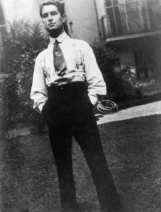 Maurice Chevalier Height