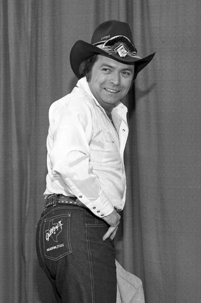 Mickey Gilley Height