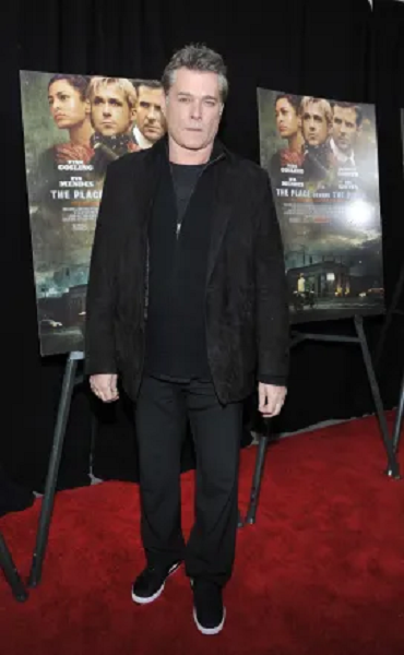 Ray Liotta Height