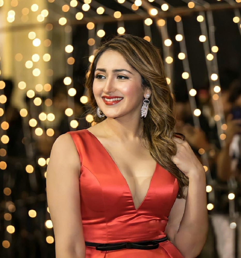 Sayyeshaa Saigal Profession