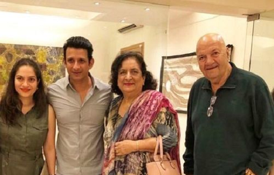 Sharman Joshi Family