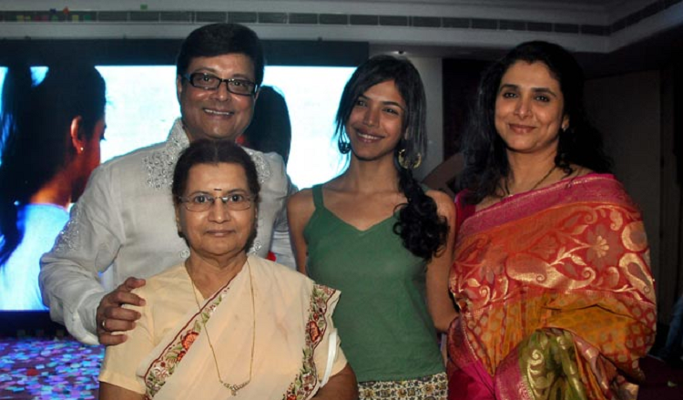 Supriya Pilgaonkar Family