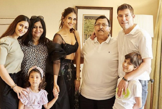 Vaani Kapoor Family